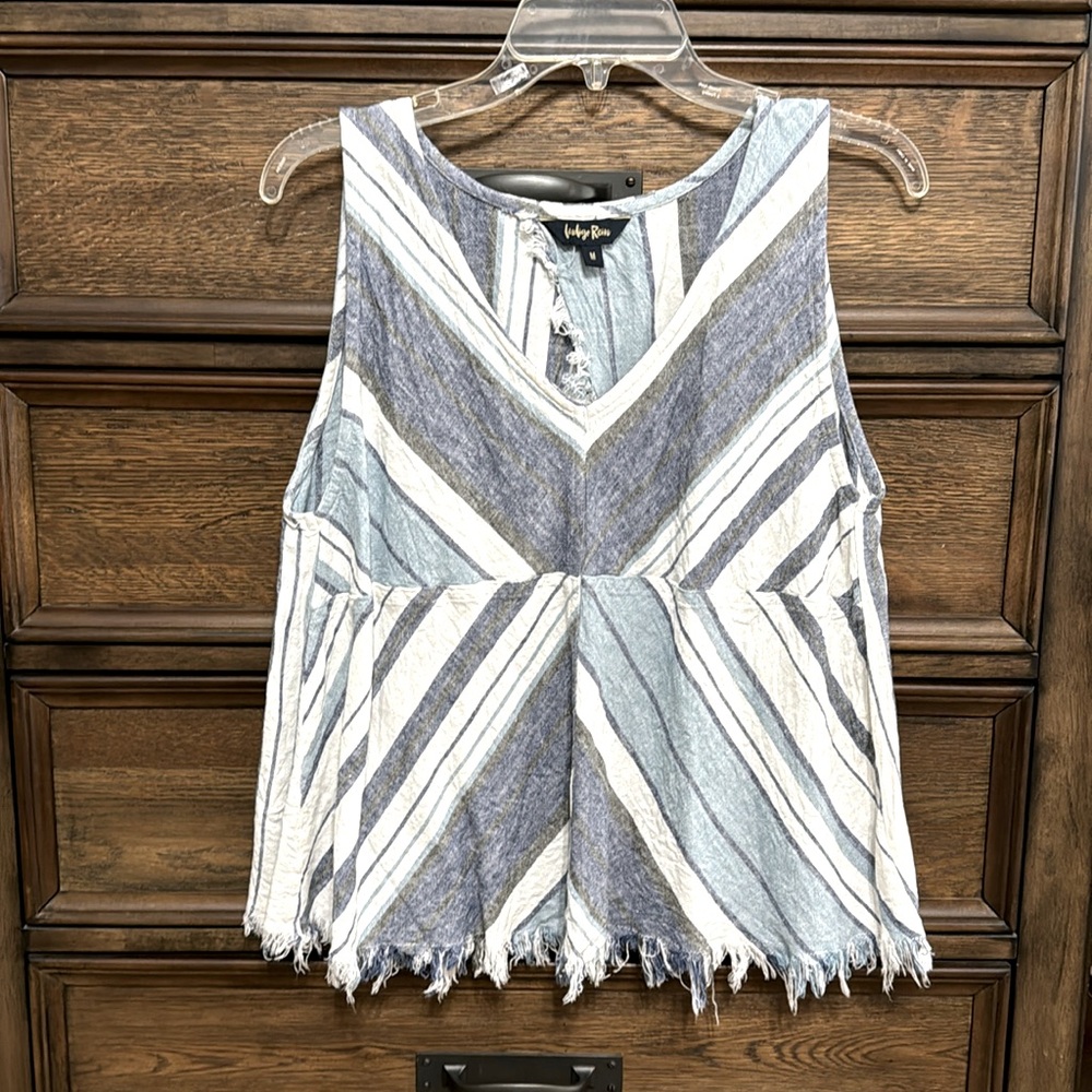 Women’s linen open back crop top M